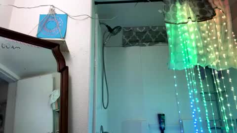 dumbgirl5150 online show from 12.19.24