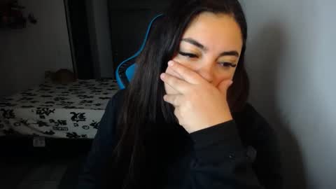 Snapshot of dumont_model chatting on 10.10.25 Nicole online show from 10.10.25