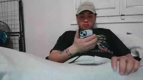 Snapshot of duocaliente310037 chatting on 03.23.26 duocaliente310037 online show from 03.23.26