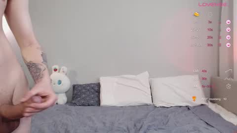 Snapshot of duomoon chatting on 02.13.25 SashaAlex online show from 02.13.25