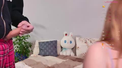 Snapshot of duomoon chatting on 09.25.25 SashaAlex online show from 09.25.25