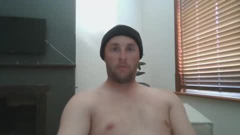 Snapshot of dustyroy09 chatting on 12.17.25 dustyroy09 online show from 12.17.25