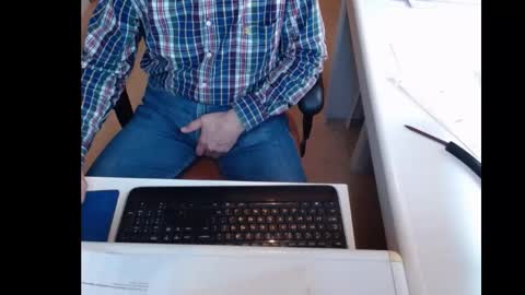 Snapshot of dutchpornking2 chatting on 02.15.25 dutchpornking2 online show from 02.15.25