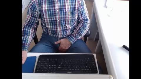 Snapshot of dutchpornking2 chatting on 02.17.25 dutchpornking2 online show from 02.17.25