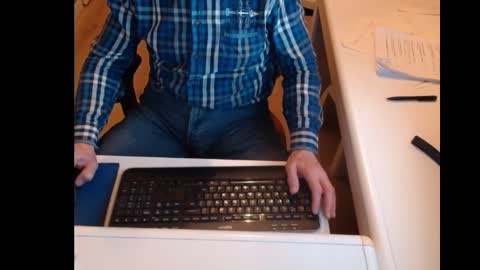 Snapshot of dutchpornking2 chatting on 02.20.25 dutchpornking2 online show from 02.20.25