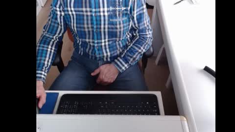 Snapshot of dutchpornking2 chatting on 02.24.25 dutchpornking2 online show from 02.24.25