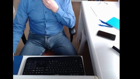 Snapshot of dutchpornking2 chatting on 10.29.25 dutchpornking2 online show from 10.29.25