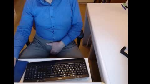 Snapshot of dutchpornking2 chatting on 11.18.25 dutchpornking2 online show from 11.18.25