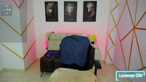 Snapshot of dwayne_brown chatting on 02.04.25 dwayne_brown online show from 02.04.25