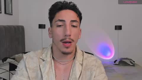 Bryan model independient online show from 02.17.25