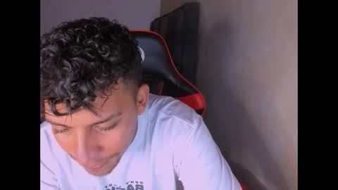 Snapshot of dylan_yvt chatting on 12.02.25 yohe online show from 12.02.25