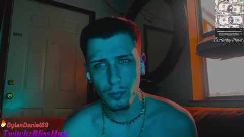 Snapshot of dylandaniel69 chatting on 01.05.25 Dylan Daniel 7.8 online show from 01.05.25