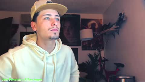 Snapshot of dylandaniel69 chatting on 02.10.25 Dylan Daniel 7.8 online show from 02.10.25