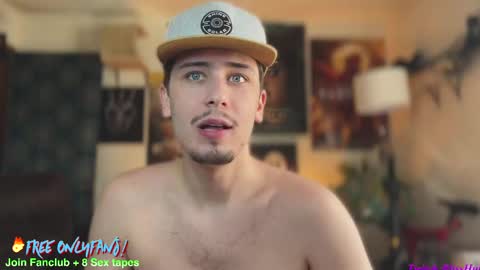 Snapshot of dylandaniel69 chatting on 02.28.25 Dylan Daniel 7.8 online show from 02.28.25