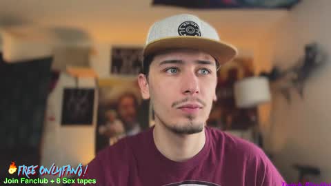 Snapshot of dylandaniel69 chatting on 03.01.25 Dylan Daniel 7.8 online show from 03.01.25