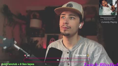 Snapshot of dylandaniel69 chatting on 03.10.25 Dylan Daniel 7.8 online show from 03.10.25