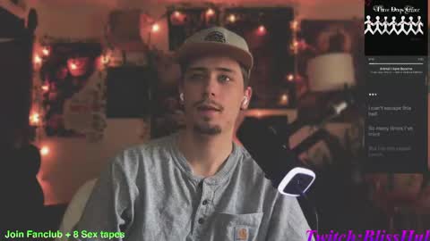 Snapshot of dylandaniel69 chatting on 03.10.25 Dylan Daniel 7.8 online show from 03.10.25