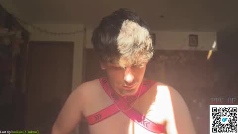 Snapshot of dylandaniel69 chatting on 11.05.25 Dylan Daniel 7.8 online show from 11.05.25