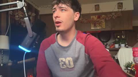 Snapshot of dylandaniel69 chatting on 12.01.25 Dylan Daniel 7.8 online show from 12.01.25