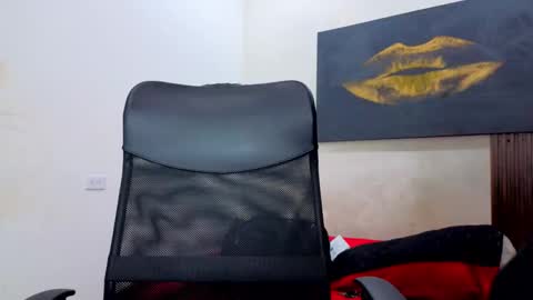 Snapshot of dylanguss chatting on 09.16.25 dylanguss online show from 09.16.25