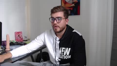 Snapshot of dylanhot10 chatting on 12.09.24 dylanhot10 online show from 12.09.24