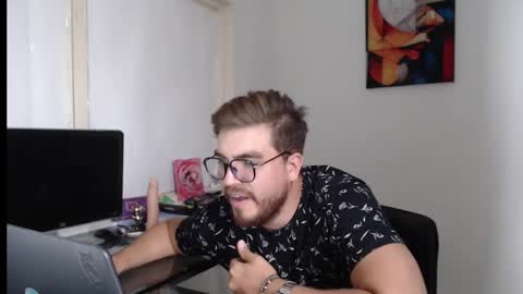 Snapshot of dylanhot10 chatting on 12.19.24 dylanhot10 online show from 12.19.24