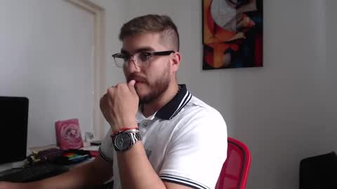 Snapshot of dylanhot10 chatting on 02.10.25 dylanhot10 online show from 02.10.25