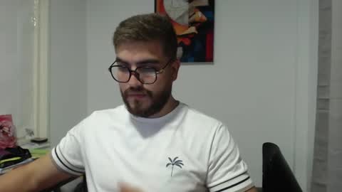 Snapshot of dylanhot10 chatting on 02.19.25 dylanhot10 online show from 02.19.25