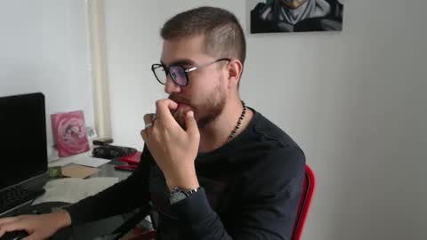 Snapshot of dylanhot10 chatting on 09.27.25 dylanhot10 online show from 09.27.25