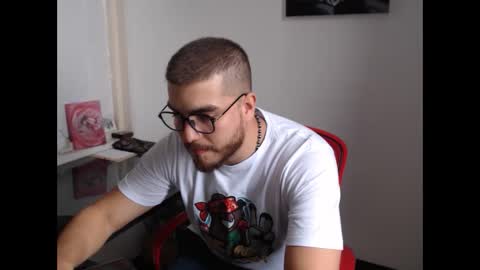 Snapshot of dylanhot10 chatting on 10.11.25 dylanhot10 online show from 10.11.25