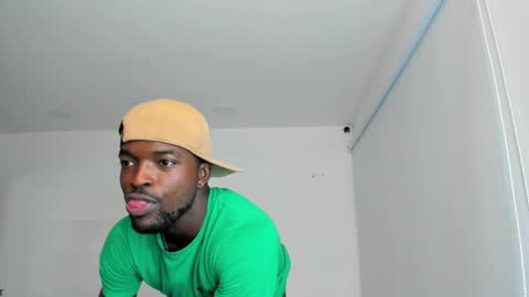 Snapshot of dylantaylor_1 chatting on 02.19.25 Dylan Taylor online show from 02.19.25