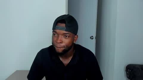 Snapshot of dylantaylor_1 chatting on 09.10.25 Dylan Taylor online show from 09.10.25