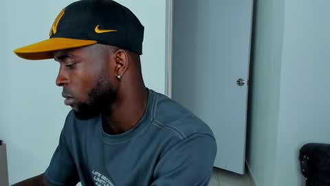 Snapshot of dylantaylor_1 chatting on 09.21.25 Dylan Taylor online show from 09.21.25