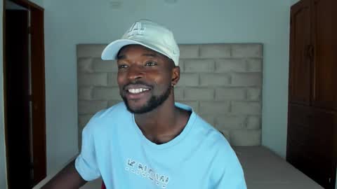 Snapshot of dylantaylor_1 chatting on 11.07.25 Dylan Taylor online show from 11.07.25