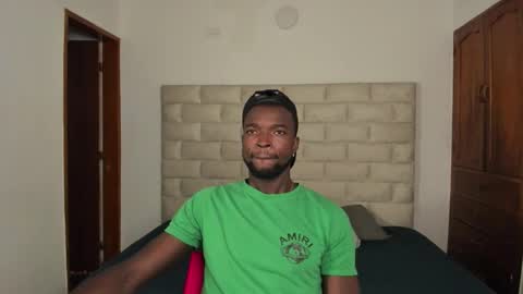 Snapshot of dylantaylor_1 chatting on 11.18.25 Dylan Taylor online show from 11.18.25