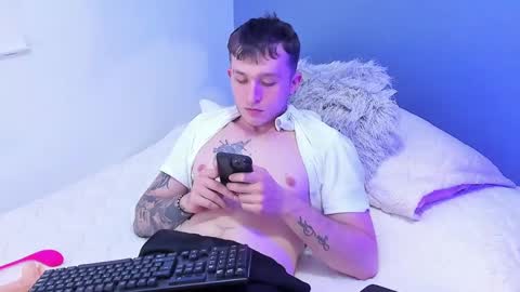 Snapshot of dylanwhite23 chatting on 02.21.25 ---DYLAN--- online show from 02.21.25