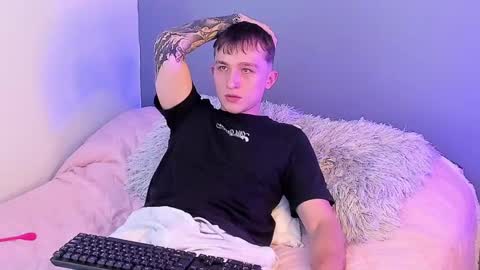 Snapshot of dylanwhite23 chatting on 02.26.25 ---DYLAN--- online show from 02.26.25