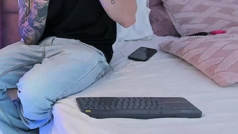 Snapshot of dylanwhite23 chatting on 03.11.25 ---DYLAN--- online show from 03.11.25