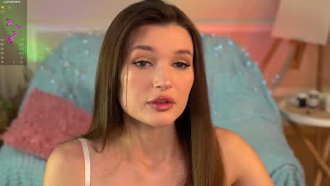 Snapshot of e_vvv_a chatting on 12.07.24 Eva online show from 12.07.24