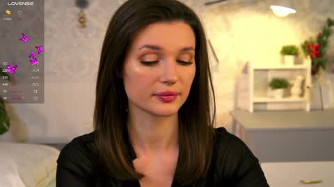 Snapshot of e_vvv_a chatting on 01.04.25 Eva online show from 01.04.25