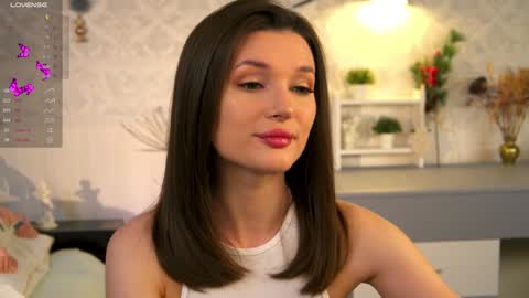 Snapshot of e_vvv_a chatting on 01.06.25 Eva online show from 01.06.25