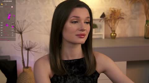 Snapshot of e_vvv_a chatting on 01.23.25 Eva online show from 01.23.25