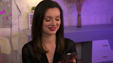 Snapshot of e_vvv_a chatting on 01.26.25 Eva online show from 01.26.25