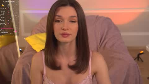 Snapshot of e_vvv_a chatting on 12.03.25 Eva online show from 12.03.25