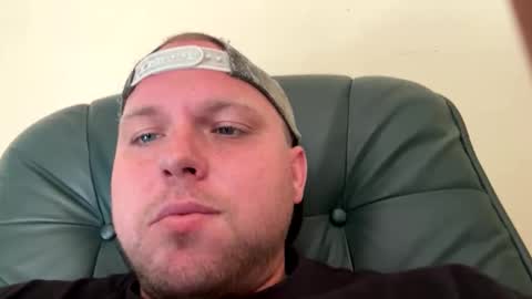 Snapshot of eaglebabyyy chatting on 10.18.25 eaglebabyyy online show from 10.18.25