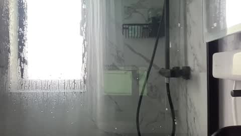 Nadia Ferreira  online show from 12.30.24