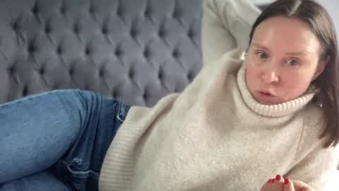 Nadia Ferreira  online show from 01.23.25