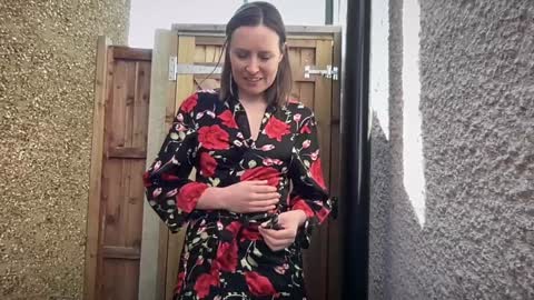 Nadia Ferreira  online show from 03.05.25