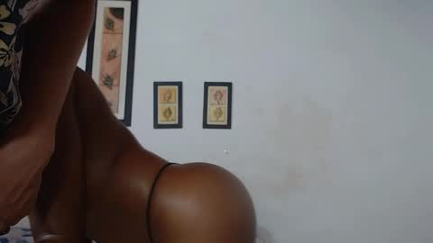 Snapshot of ebanoymarfil2 chatting on 02.17.25 Laraand Drake online show from 02.17.25