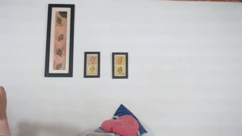 Snapshot of ebanoymarfil2 chatting on 03.02.25 Laraand Drake online show from 03.02.25